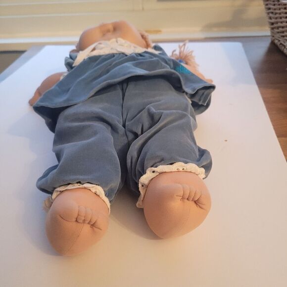 Vintage Cabbage patch kids doll/ diapers/ clothes 1985 Xavier Robert soft body - Picture 4 of 9